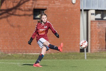 Bild 115 - wBJ SV Wahlstedt - SV Henstedt Ulzburg : Ergebnis: 0:1